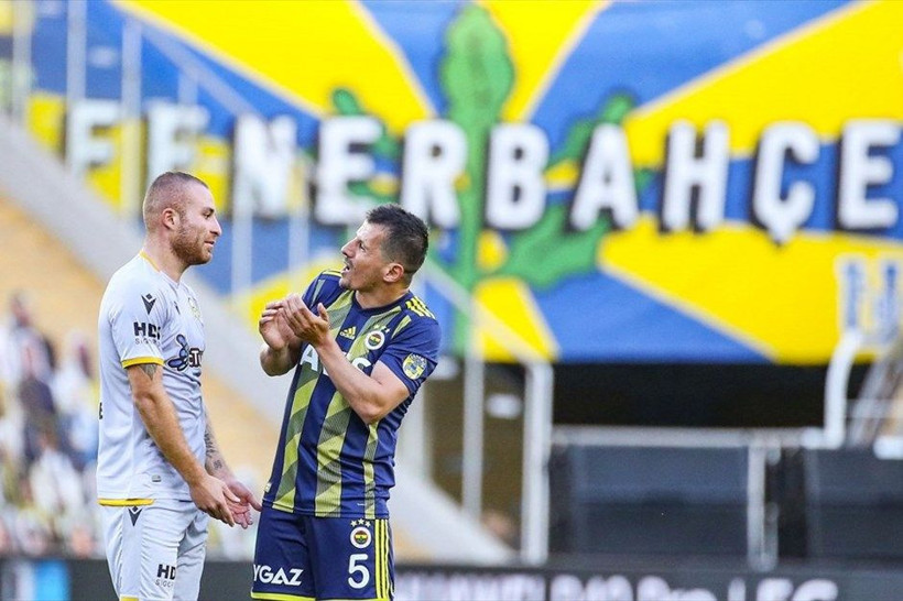 Emre Belözoğlu'nun Gökhan Töre itirafı kızdırdı: Sırtımıza alıp dolaştırırdık - Resim: 3