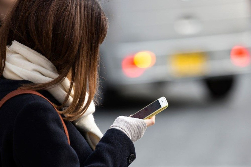 Japonya'da ilginç karar! Yürürken telefon kullanmak yasaklandı - Resim: 2