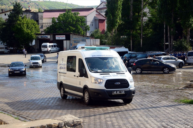 Muğla'da öldürülen Pınar Gültekin'in cenazesi Bitlis'te defnedildi - Resim: 2
