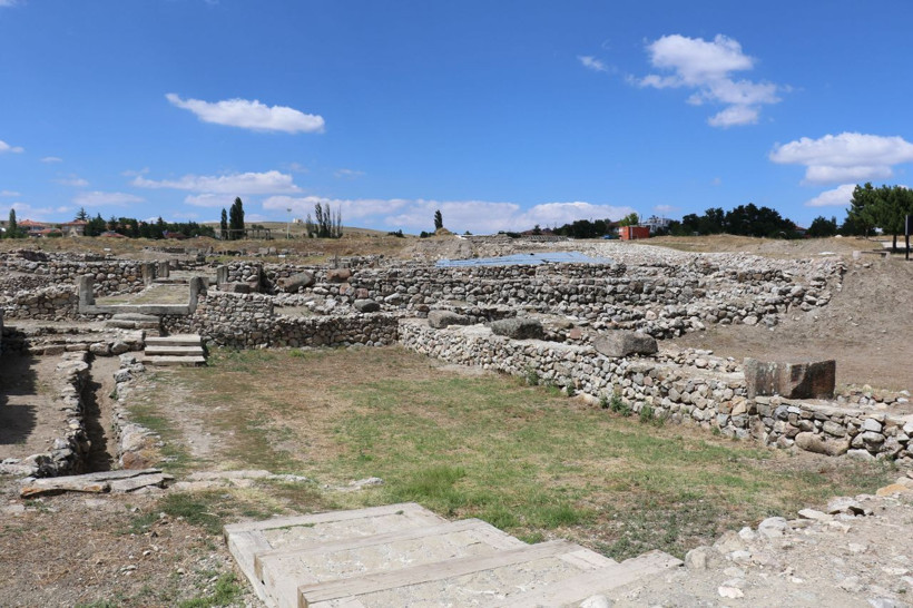 Tunç Çağı'na ait kalıntılara ulaşılan Alacahöyük'te kazılar başlıyor - Resim: 2