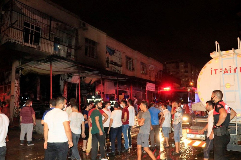 Adana'da bu kadar da olmaz dedirten olay! Seyirci gibi izlediler - Resim: 3