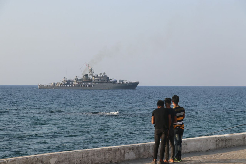 KKTC'de askeri gemiler halkı selamladı - Resim: 4