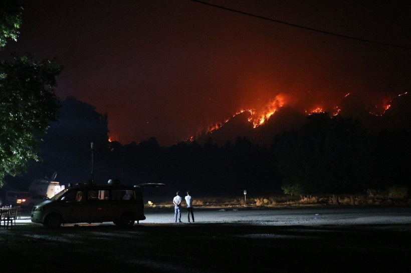 Adana’da bir ay içinde üçüncü büyük yangın! Orman yangını sabotaj mı? - Resim: 1