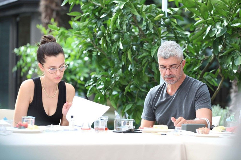 Star TV'den yeni sezonda bomba dizi! Özcan Deniz ile İrem Helvacıoğlu başrolde - Resim: 1