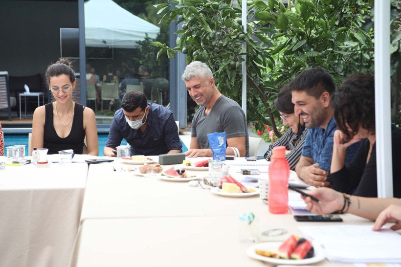 Star TV'den yeni sezonda bomba dizi! Özcan Deniz ile İrem Helvacıoğlu başrolde - Resim: 4