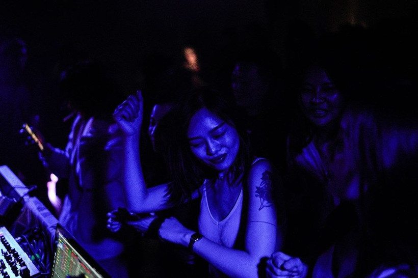 Koronavirüsün çıktığı Wuhan'da gece hayatı normale döndü - Resim: 1