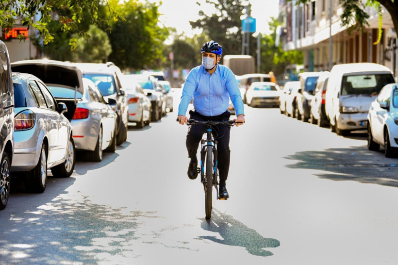 Koronavirüsü atlattı! İkinci gün belediyeye bisikletle geldi - Resim: 4
