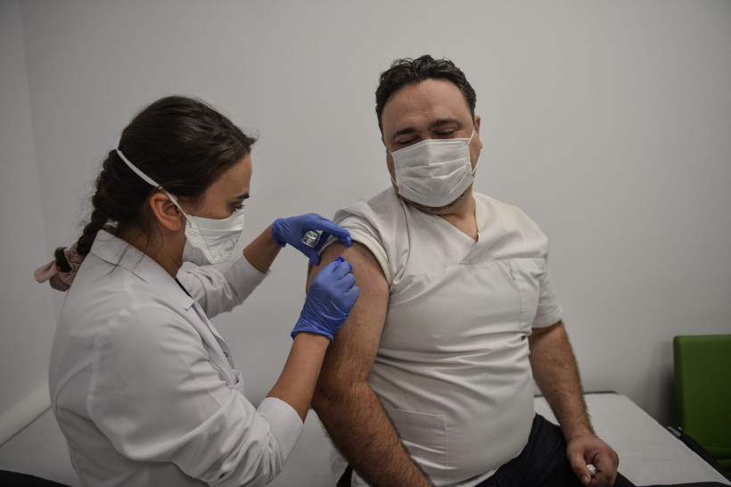 Türkiye'de koronavirüs aşısı denenlere ne oldu? Halsizlik, eklem ve baş ağrısı yaptı - Resim: 3