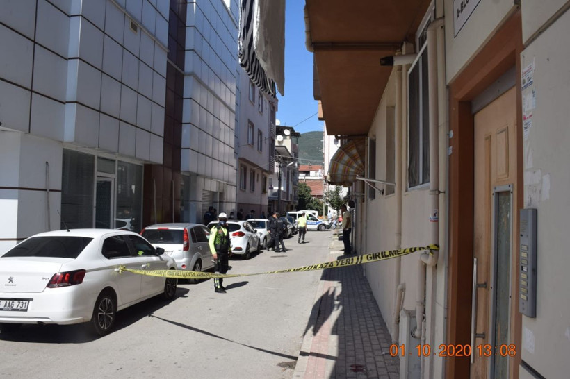 Bursa'da evladın yaptığına bak: Annesi ve kız kardeşini bıçakla rehin aldı - Resim: 2