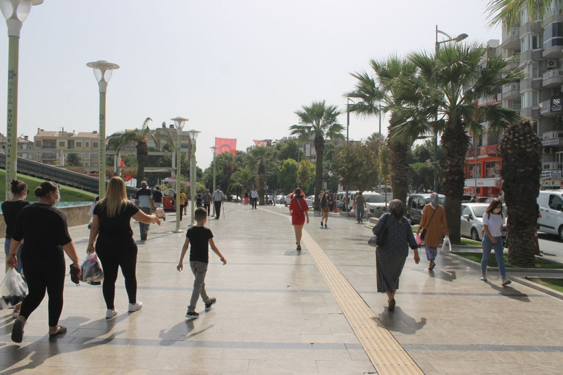 Son 77 yılın sıcaklık rekoru! Aydınlılar termometreleri fotoğrafladı - Resim: 2