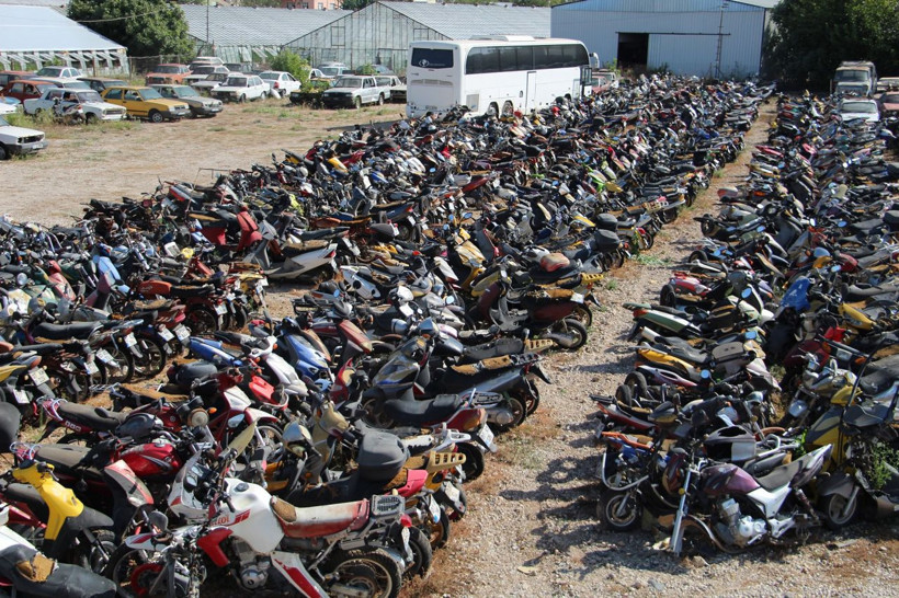 Otomobilleri motosikletleri değerinden çok ucuza satıyorlar ama kimse almıyor - Resim: 2