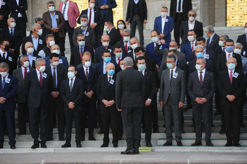 Eski Sağlık Bakanı Osman Durmuş son yolculuğuna uğurlandı - Resim: 2