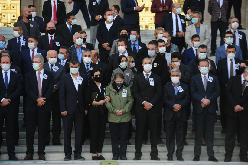 Eski Sağlık Bakanı Osman Durmuş son yolculuğuna uğurlandı - Resim: 4