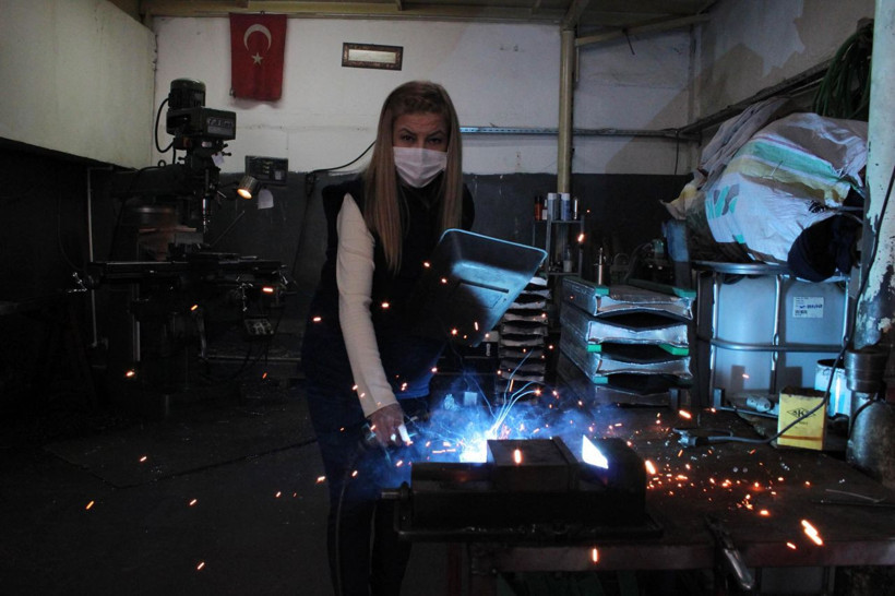 Manisa'da sanayinin tek kadın tornacısını görenler şaşırıyor! Bakın bu işe neden başlamış - Resim: 1