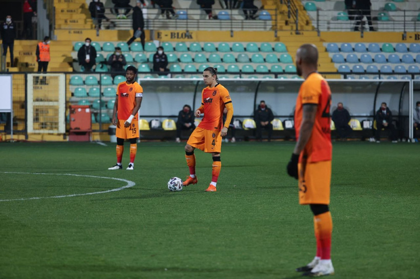 Fatih Karagümrük - Galatasaray maçında yayıncı kuruluşa protesto - Resim: 2