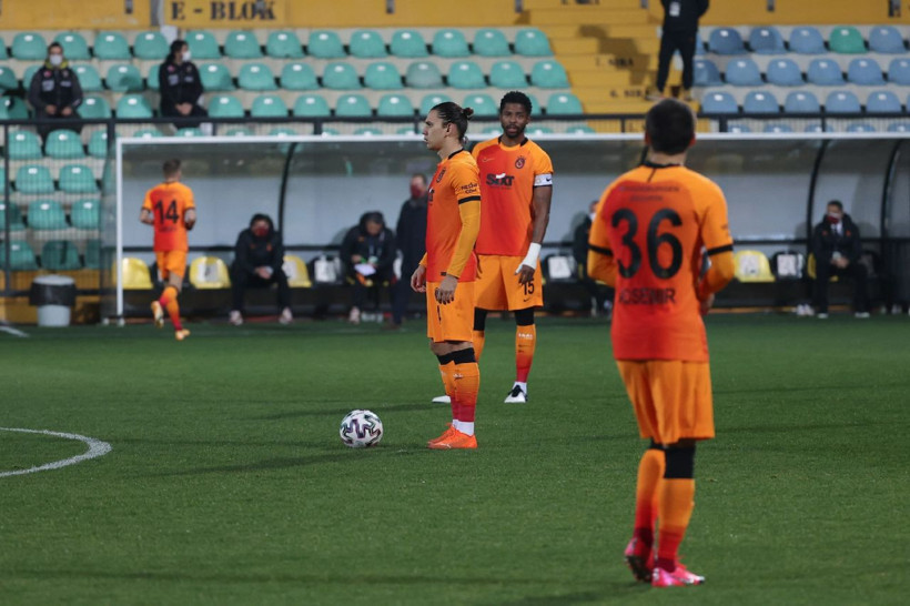 Fatih Karagümrük - Galatasaray maçında yayıncı kuruluşa protesto - Resim: 3