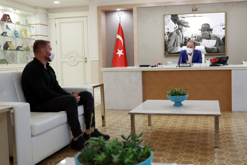 Kırkpınar Başpehlivanı da Survivor'da! Sarı Fırtına İsmail Balaban Antalya'dan dualarla uğurlandı - Resim: 3