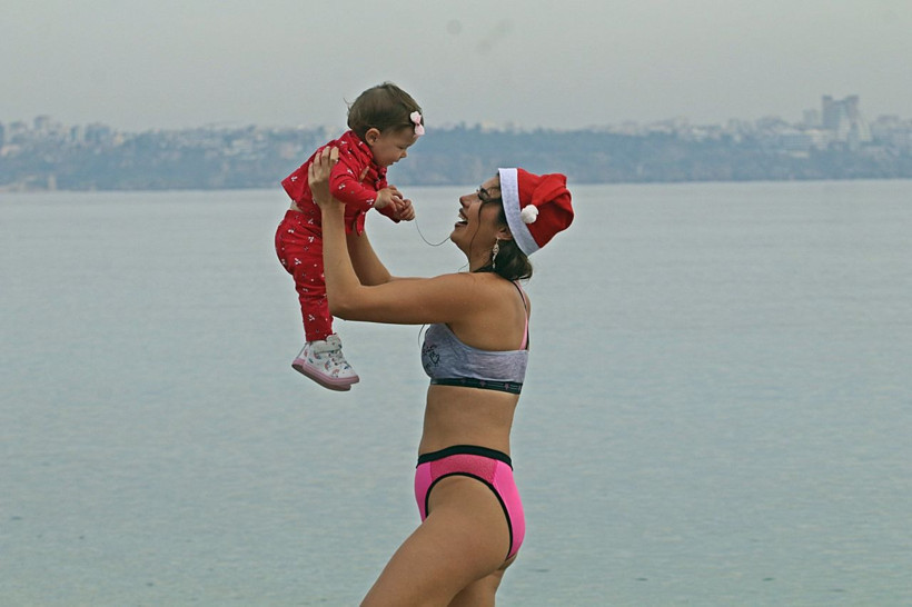 Antalya'da plaj Rus turistlere kaldı! Denizin keyfini çıkardılar - Resim: 2