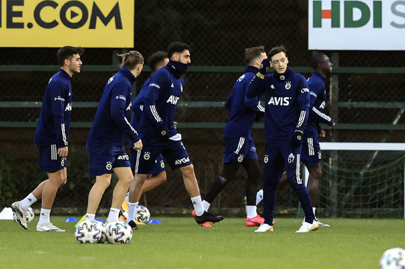 Mesut Özil, Fenerbahçe ile ilk antrenmanına çıktı - Resim: 3