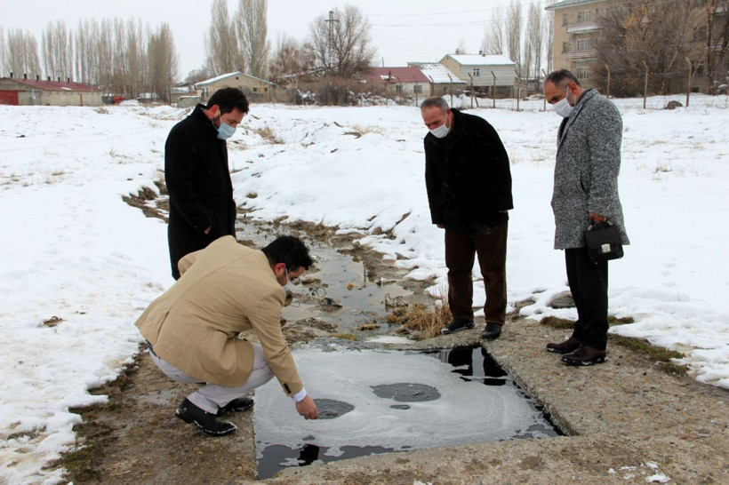 Erzurum Aziziye'deki yanan su görenleri şaşkına çeviriyor - Resim: 2