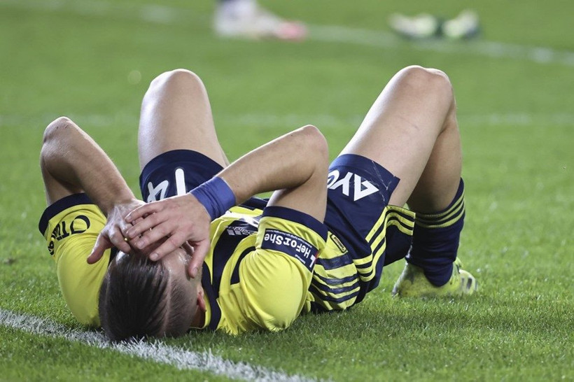 Emre Belözoğlu için şok sözler: Fenerbahçe'de bir numaralı sorumludur ilişiği kesilmeli - Resim: 3