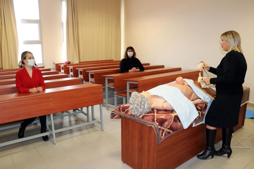 Kariyer de yaptı çocuk da! Ebeydi akademik kariyer yapıp profesör oldu! - Resim: 4