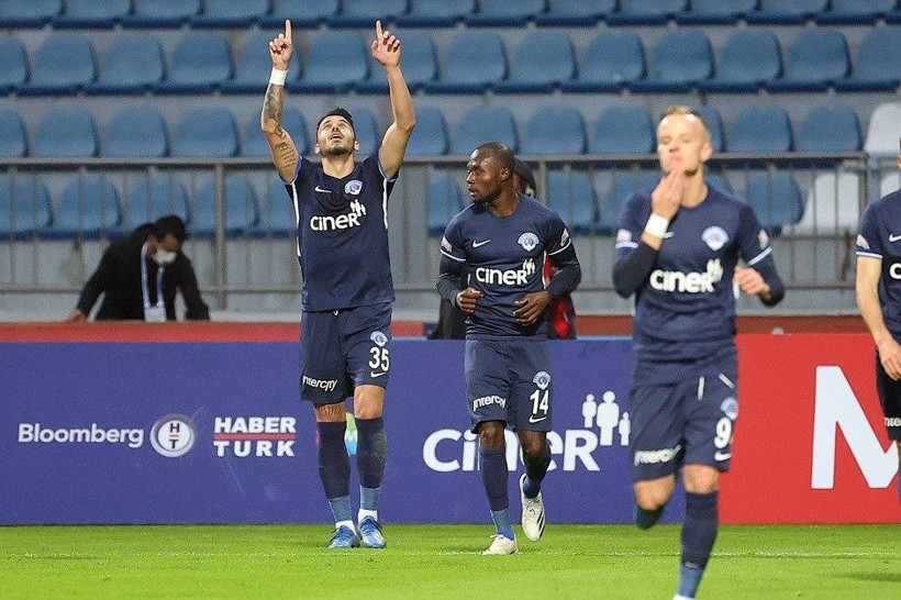 Kasımpaşa-Beşiktaş maçı sonrası olay sözler: Halil Umut Meler operasyona gelmiş - Resim: 2