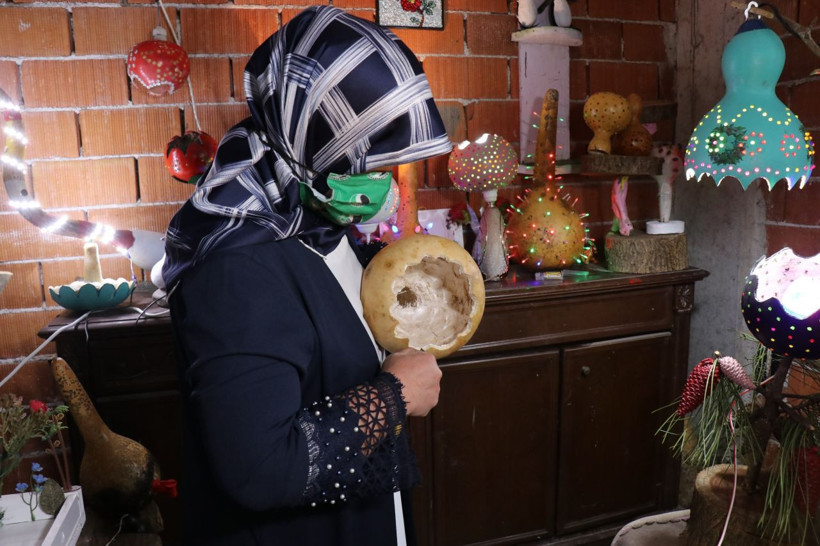 Sakarya'da balkonu atölyeye çevirip üretime başladı! Dört bir yandan sipariş yağıyor - Resim: 2