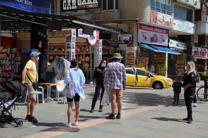 23 Nisan'da Antalya'da plajlar turistlerle doldu taştı! Covid-19 salgını unutuldu - Resim: 3