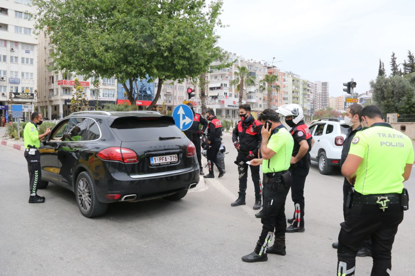 'Aracımda 1 trilyon var burada bırakamam' Polislere böyle direndi - Resim: 4