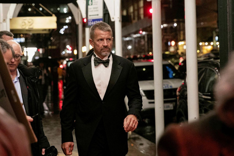 Donald Trump, Survivor yıldızı ve kadın televizyoncuyla 'derin devlet'e fuhuş tuzağı kurmuş! - Resim: 3