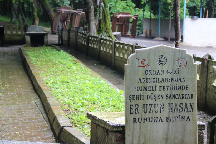 Kocaeli'de 7 metrelik mezar görenleri şaşırttı! Kazılınca içinden bakın ne çıkmış - Resim: 1