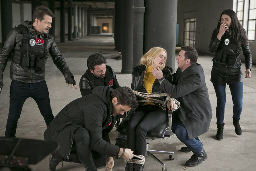 Arka Sokaklar'da Rıza Baba depremi! Zafer Ergin'in yeni dizisi ortaya çıktı - Resim: 2