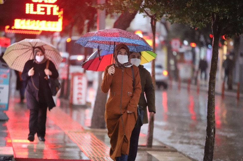 İstanbul dahil 4 şehir dikkat! Meteoroloji ve Valilik uyardı: Gök gürültülü sağanak geliyor! - Resim: 2