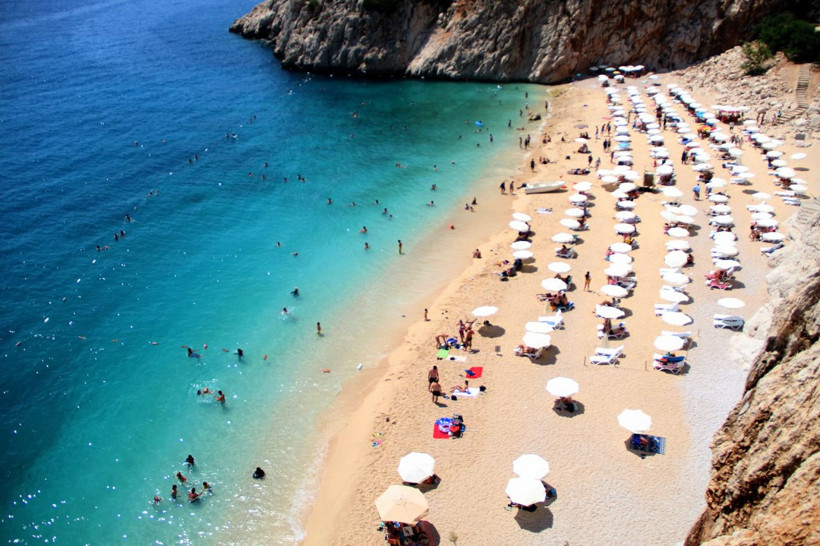 187 basamakla iniliyor Antalya'da görenler büyülendi! Turistler akın etti - Resim: 1