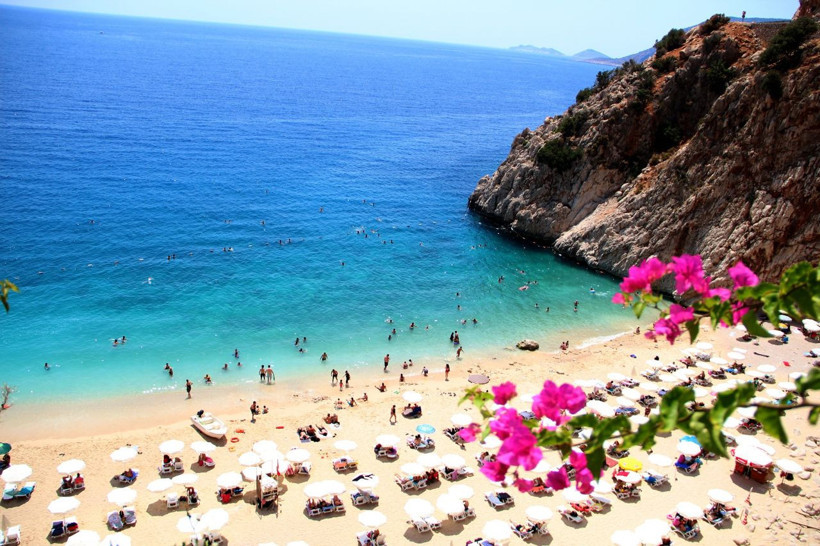 187 basamakla iniliyor Antalya'da görenler büyülendi! Turistler akın etti - Resim: 2