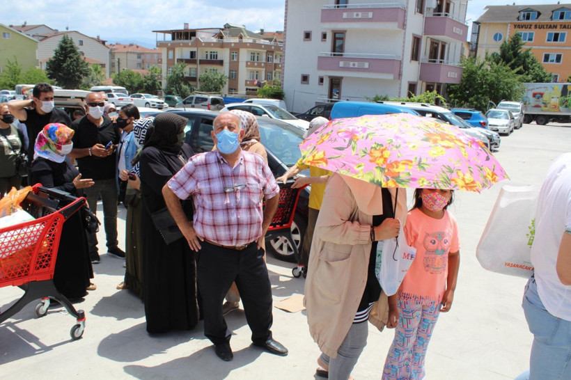 Market açılışta yüzde 50 indirim yaptı izdiham çıktı! - Resim: 1