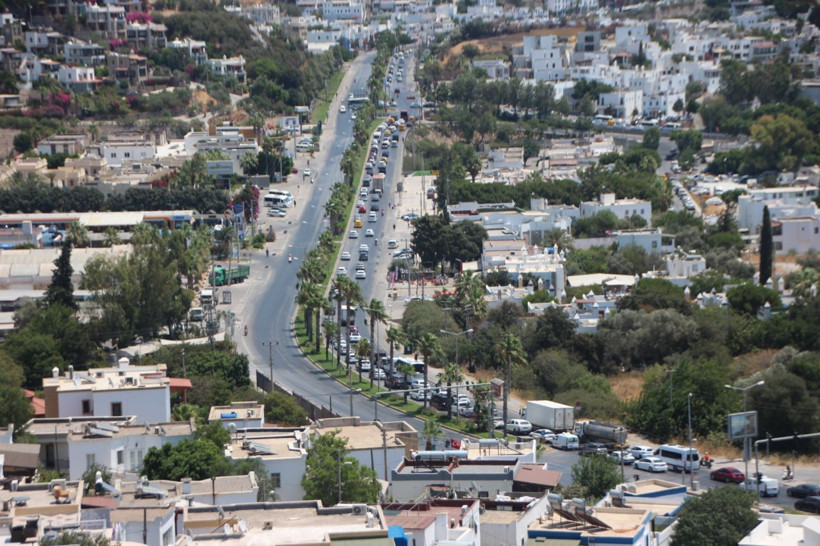 Bayram dönüşü çilesi başladı! Kilometrelerce kuyruk oluştu Antalya Muğla Çanakkale Samsun'da trafik kilitlendi - Resim: 3