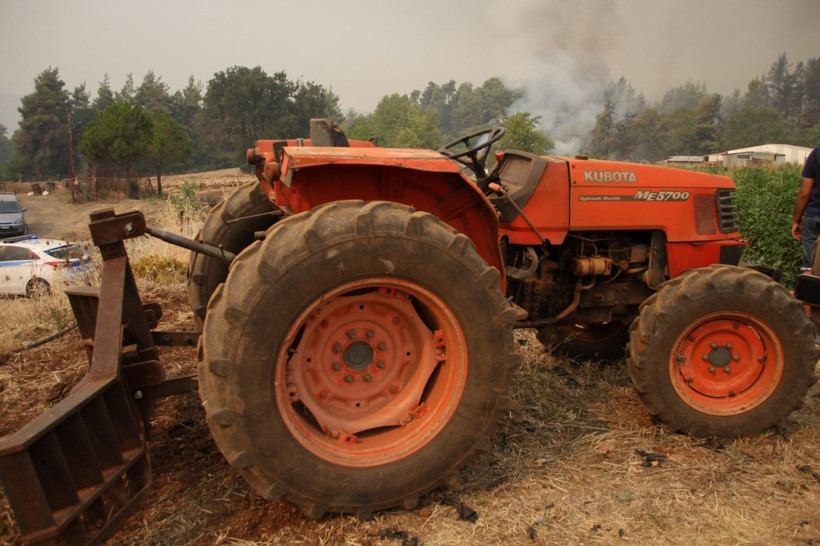 Yunanistan'ın Eğriboz Adası alev alev yanıyor! En az 150 ev yandı - Resim: 1