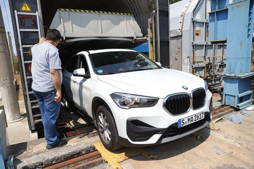 Gurbetçiler arabalarıyla dinlene dinlene Türkiye'ye böyle giriyor - Resim: 1