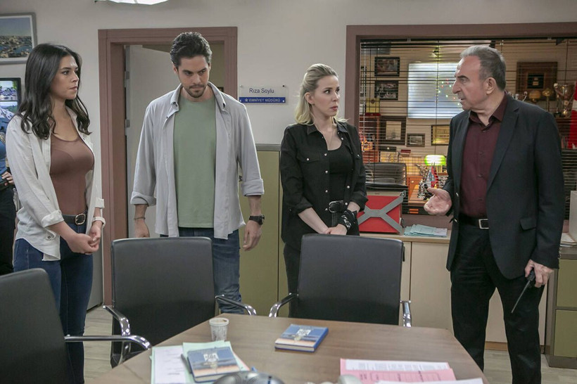 Arka Sokalar'ın Rıza Baba'sı kızdırdı Kanal D'ye boykot çağrısı - Resim: 2