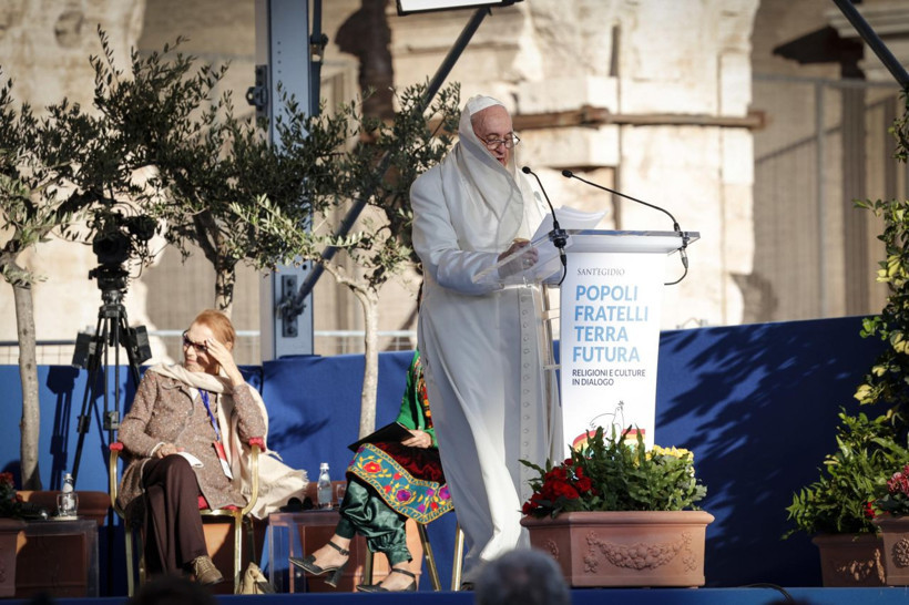 Rüzgarın azizliğine uğradı! Papa Francis zor anlar yaşadı - Resim: 1