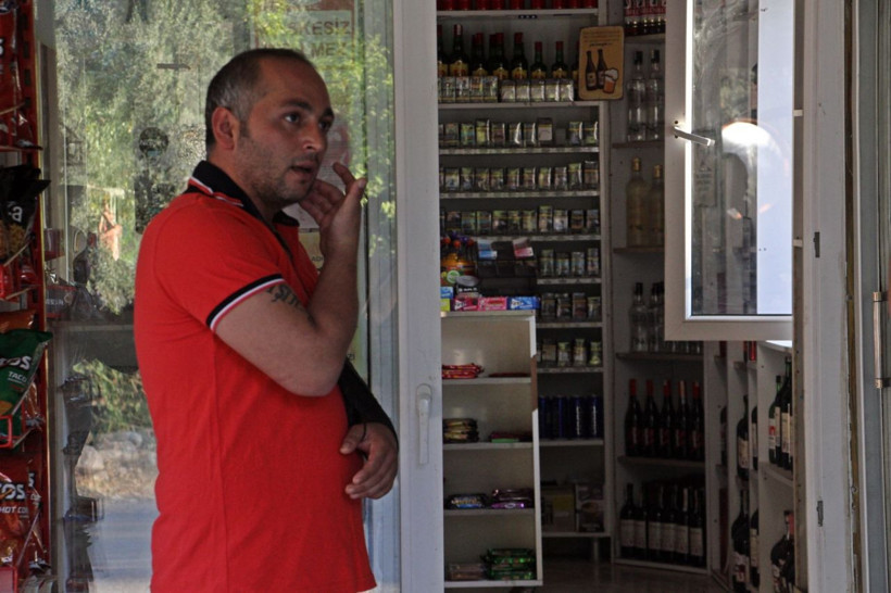 Antalya'da markette korkunç olay! 'Yüzünü komple parçaladı, kulağı sallanıyordu' - Resim: 1