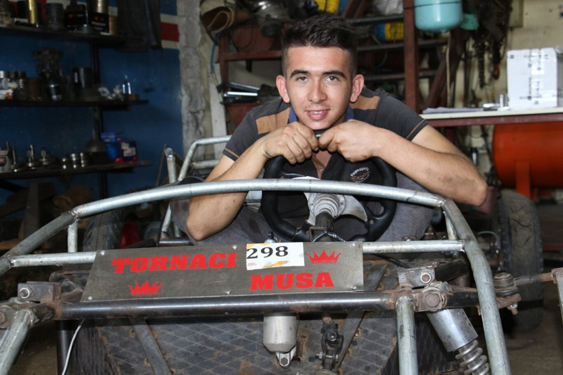 7 bin TL harcadı kendi aracını yaptı! Mersin'de son halini gören inanamadı: 100 kilometre hız yapıyor - Resim: 1