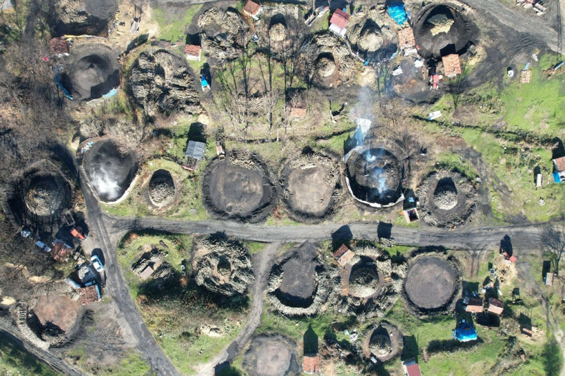 İstanbul Çatalca'da babadan kalma kömürcülük mesleğini 45 yıldır sürdürüyorlar - Resim: 3