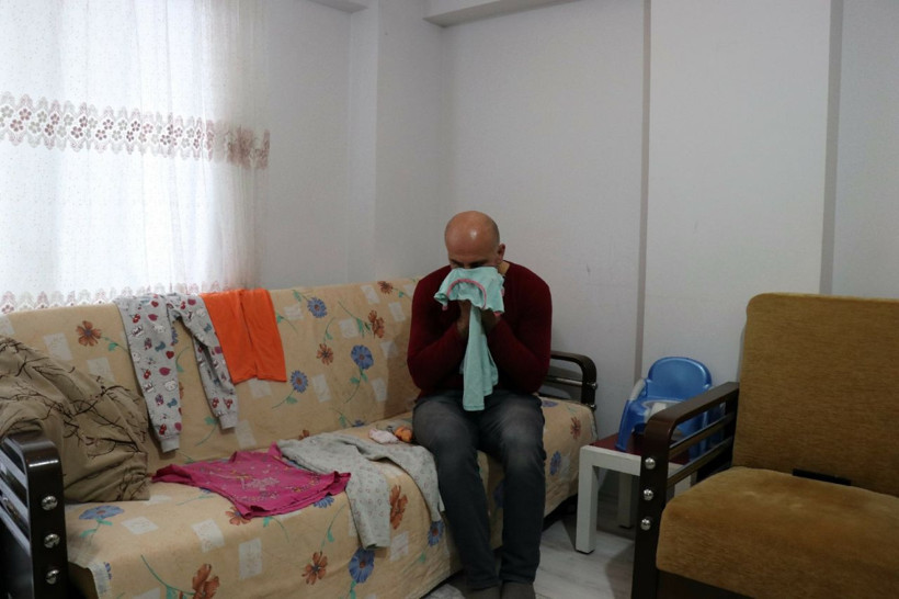 Sakarya'da Rus eşi 2 çocuğunu alarak sırra kadem basan çaresiz baba yardım bekliyor - Resim: 1