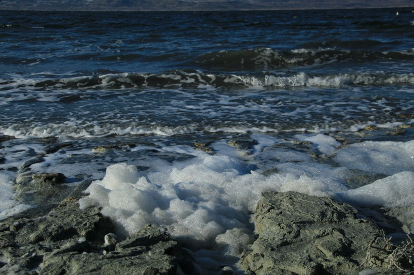 Kar yağışının ardından Burdur Gölü köpüklendi - Resim: 1