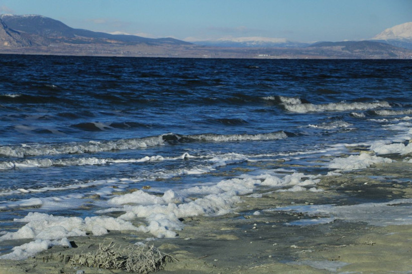 Kar yağışının ardından Burdur Gölü köpüklendi - Resim: 3