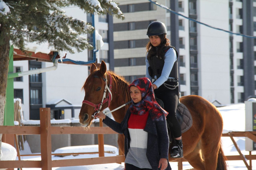 'Yapamazsın' diyenlere aldırış etmedi! Elazığ'da bir ilki başardı: Tek farkım... - Resim: 3