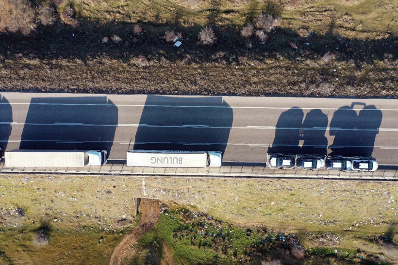 Bulgaristan tarafının yetersiz kalması Hamzabeyli Sınır Kapısında TIR uyruğuna neden oldu - Resim: 3